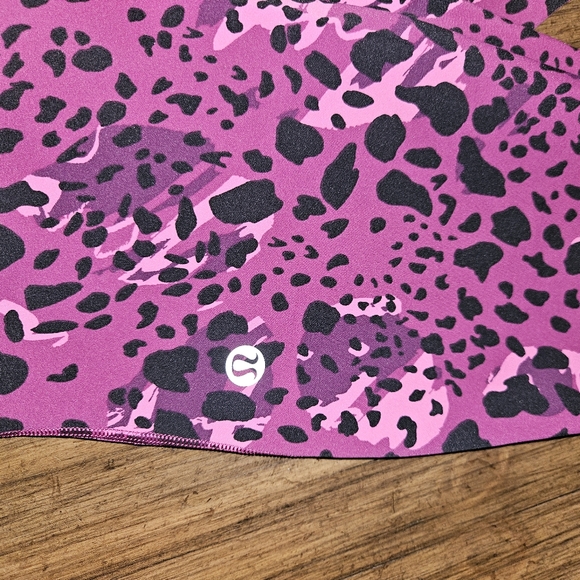 Lululemon Base Pace High Rise Tight in Cheetah Camo Magenta Size 10 - Picture 3 of 11